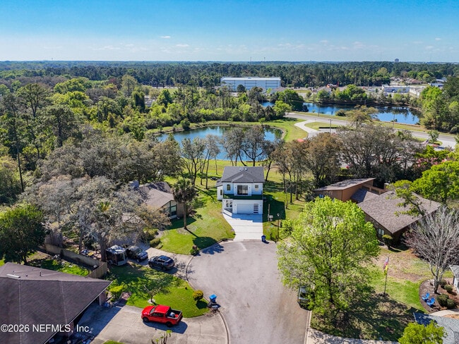 property at 2121 Broadwater Dr