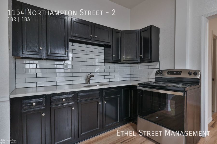 1154 Northampton St in Easton, PA - Building Photo
