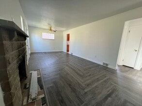 5961 Murdock Ave in Bethel Park, PA - Building Photo - Building Photo