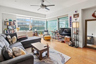 24-15 Queens Plaza N in Queens, NY - Building Photo
