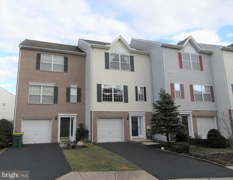 31 Highland Cir, Unit 6-201 in Newark, DE - Building Photo