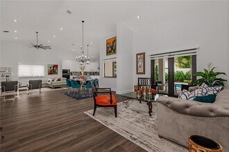 16522 NW 82nd Pl in Hialeah, FL - Building Photo - Building Photo