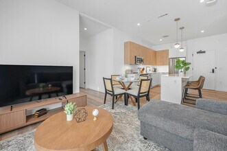 282 Bremen St, Unit SI ID1240292P in Boston, MA - Foto de edificio - Building Photo