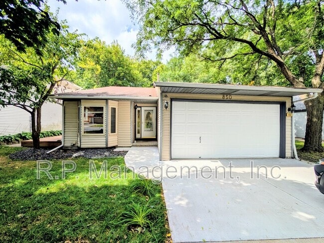 property at 850 9th Ave NW