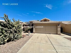 654 W Country Estates Ave in Gilbert, AZ - Building Photo