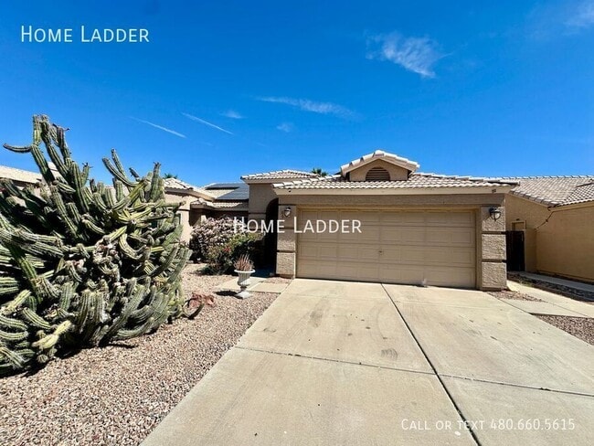 property at 654 W Country Estates Ave