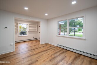 644 Delaware Ave in Delmar, NY - Building Photo - Building Photo