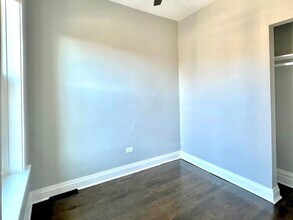 2447 N Mozart St in Chicago, IL - Building Photo - Building Photo