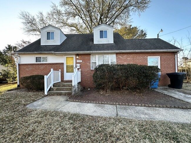 property at 4749 Deerfield Ln