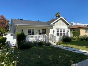 4470 Stansbury Ave in Sherman Oaks, CA - Building Photo - Building Photo