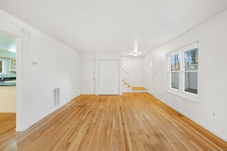 49 Pemberwick Rd in Greenwich, CT - Building Photo - Building Photo