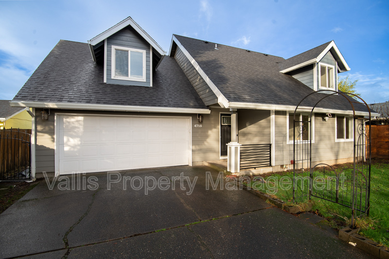 4715 Ravine Ave NE in Salem, OR - Building Photo