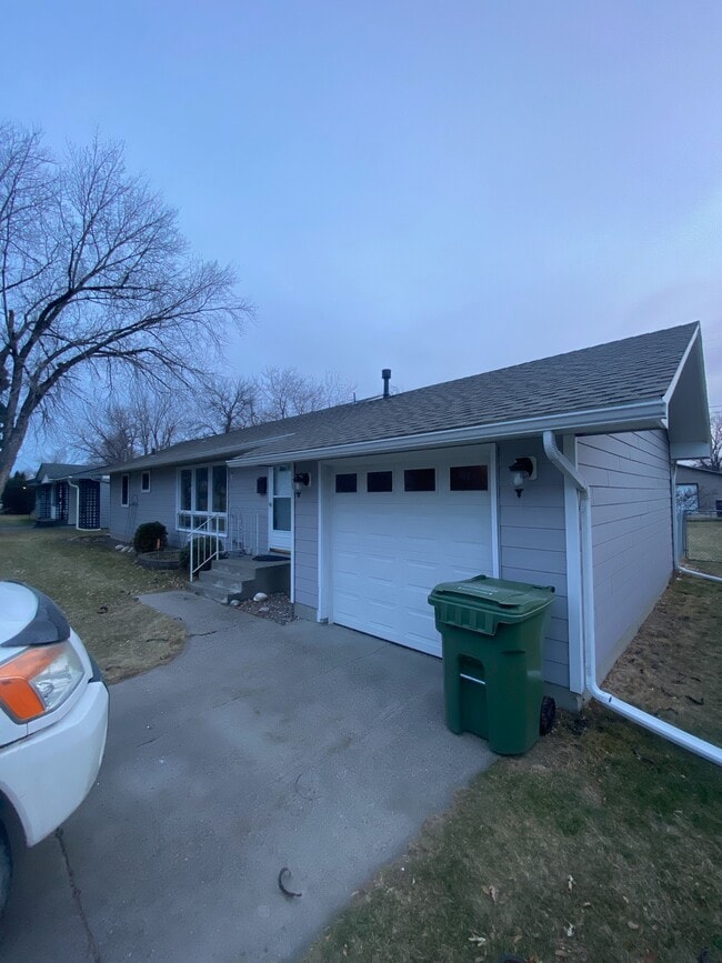 property at 2304 Hewitt Dr