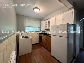1131 California Ave, Unit 3 in Cincinnati, OH - Foto de edificio - Building Photo