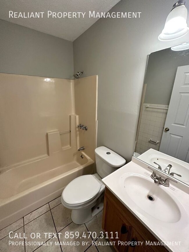 220 S Keeneland Dr-Unit -B in Richmond, KY - Building Photo - Building Photo