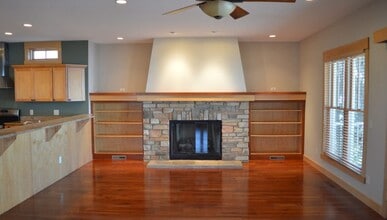 1312 Pocahontas Dr in Monona, WI - Building Photo - Building Photo