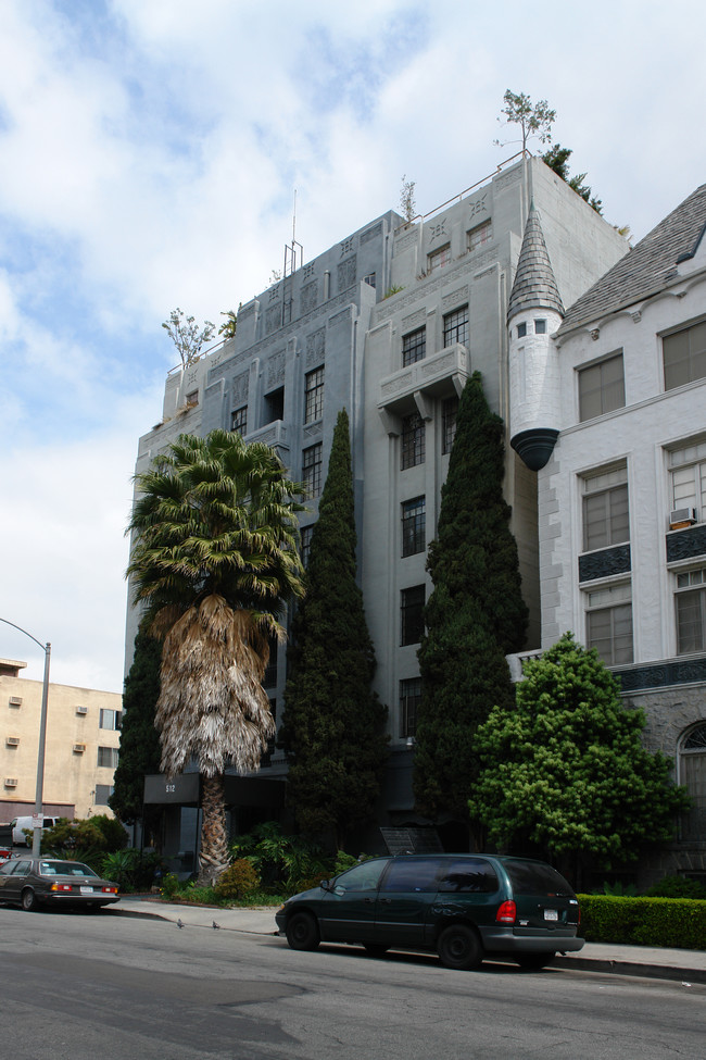 520 S Hobart Blvd in Los Angeles, CA - Foto de edificio - Building Photo