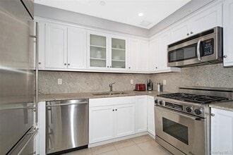 10 City Pl in White Plains, NY - Foto de edificio - Building Photo