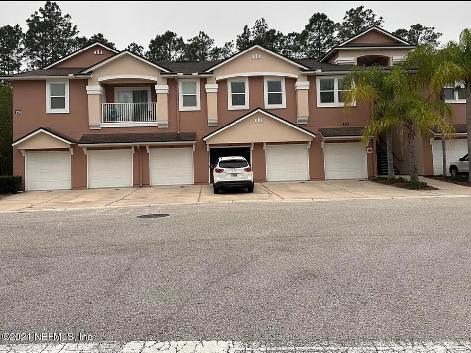 224 Larkin Pl in Saint Johns, FL - Foto de edificio