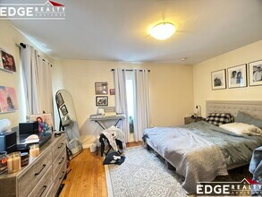 34 Bentley St, Unit 2 in Boston, MA - Building Photo - Building Photo