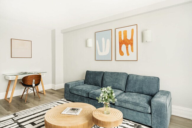 238 W 73rd St in New York, NY - Building Photo - Building Photo