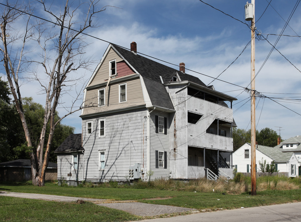 920-922 W 14th St in Lorain, OH - Building Photo