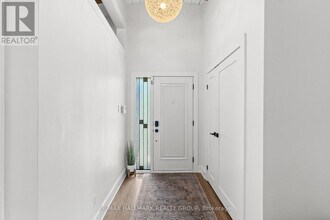 377 Summit Ave in Ottawa, ON - Building Photo - Building Photo