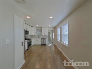 2462 6th Ave N in St. Petersburg, FL - Building Photo - Building Photo