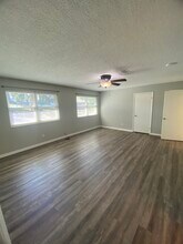 125 Carl Dr in Hot Springs, AR - Foto de edificio - Building Photo