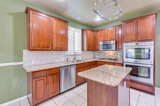 5913 Freestone Ct in Rowlett, TX - Building Photo - Building Photo