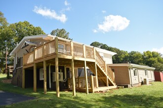 1704 S Forest Dr in Knoxville, TN - Building Photo - Building Photo