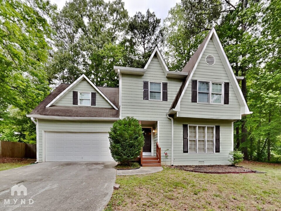 2574 Overlake Dr in Powder Springs, GA - Building Photo