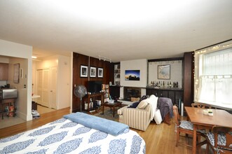 186 Beacon St, Unit 1B in Boston, MA - Building Photo - Building Photo