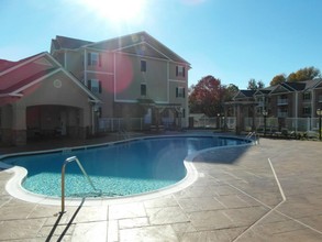 Cliff Creek Apartments in Fayetteville, NC - Building Photo - Building Photo