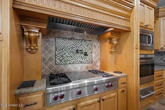 12025 Springridge Rd in Terry, MS - Foto de edificio - Building Photo