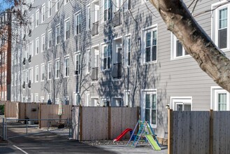 Townhouse Apartments in Whitman, MA - Foto de edificio - Building Photo