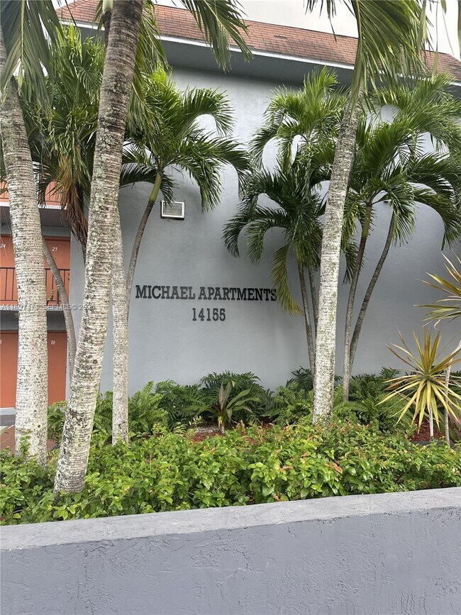 property at 14155 W Dixie Hwy