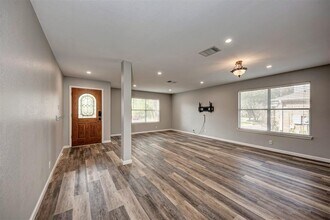 1902 Hawksbury Way in Cedar Park, TX - Building Photo - Building Photo