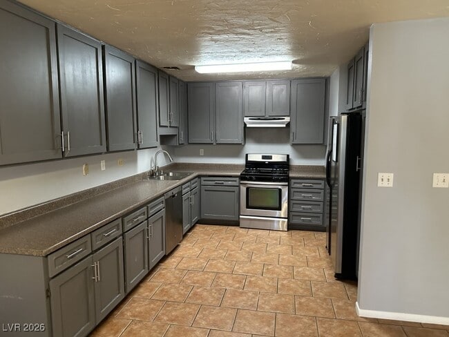 6970 Starwood Dr in Las Vegas, NV - Building Photo - Building Photo