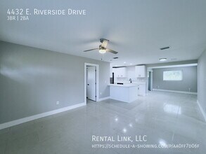 4432 E Riverside Dr in Ft. Myers, FL - Foto de edificio - Building Photo