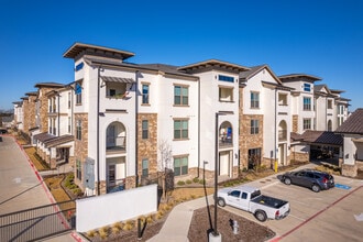 The Hamilton at Garden Valley in Waxahachie, TX - Foto de edificio - Building Photo