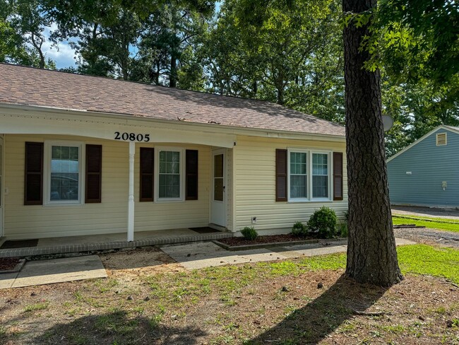 20805 Shaker Dr in Petersburg, VA - Building Photo - Building Photo