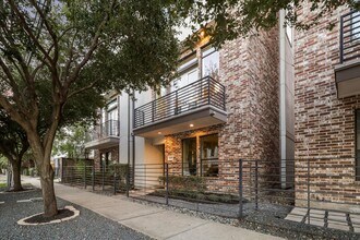 1717 Silver St in Houston, TX - Building Photo - Building Photo