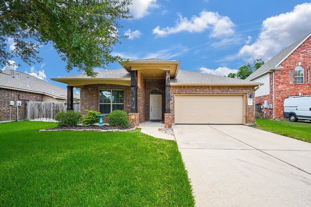 6942 Hamilton Falls Ln in Spring, TX - Building Photo