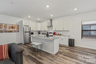 2813 Ava Ave in Charlotte, NC - Building Photo - Building Photo