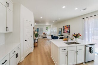 1107 W 9th Ave in Stillwater, OK - Building Photo - Building Photo