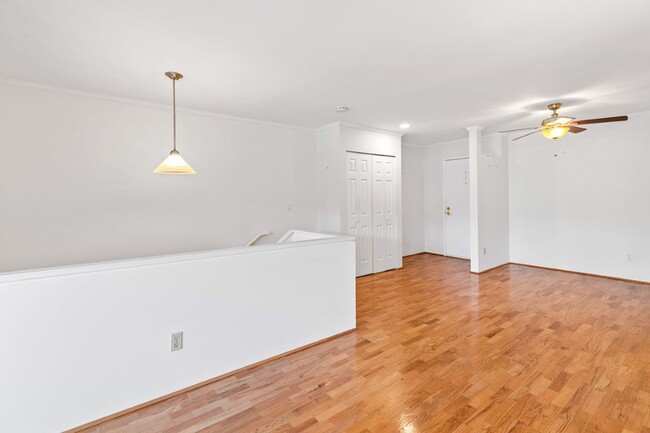 3030 80th Ave SE in Mercer Island, WA - Building Photo - Building Photo