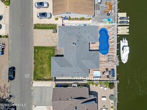 347 Bay Ln in Mantoloking, NJ - Building Photo - Building Photo