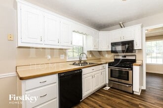 100 Saratoga Way in Covington, GA - Building Photo - Building Photo