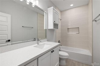 18 N 24th St in McAllen, TX - Building Photo - Building Photo